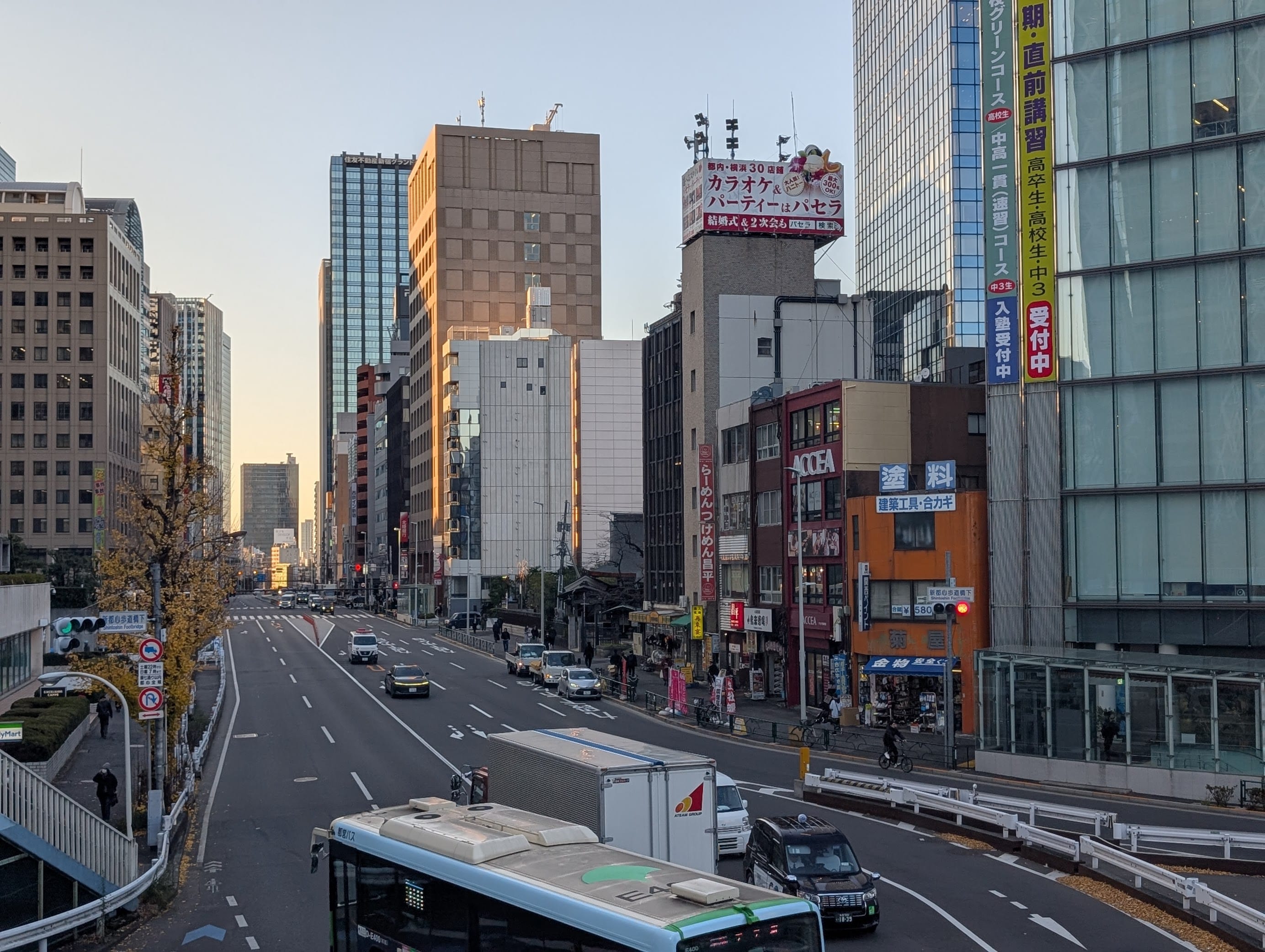 A street shot from a padestrian overpass