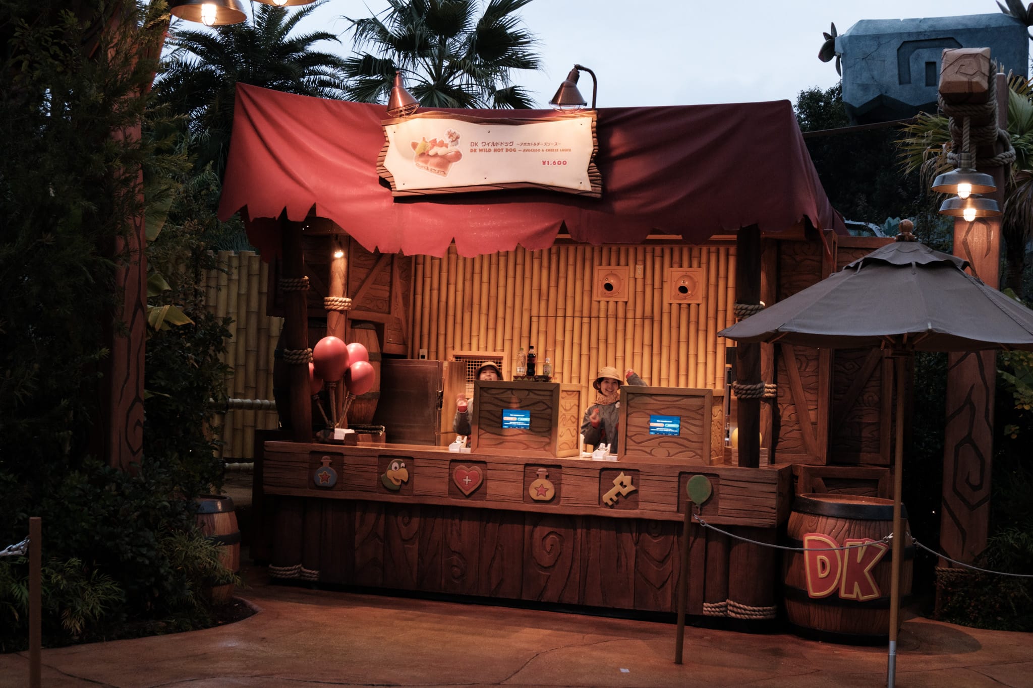 A food stand in the Donkey Kong area